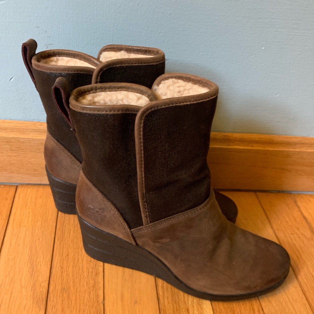 Very lightly worn UGG boots
